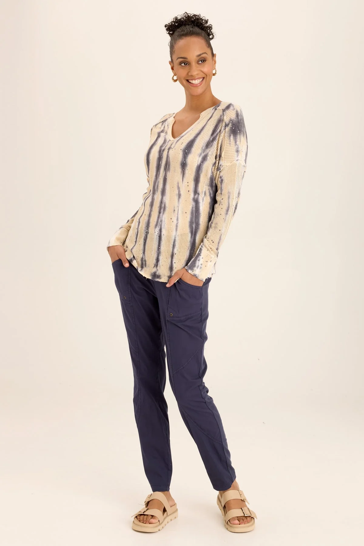 Bullock Mesh V-Neck Pullover - Shopern