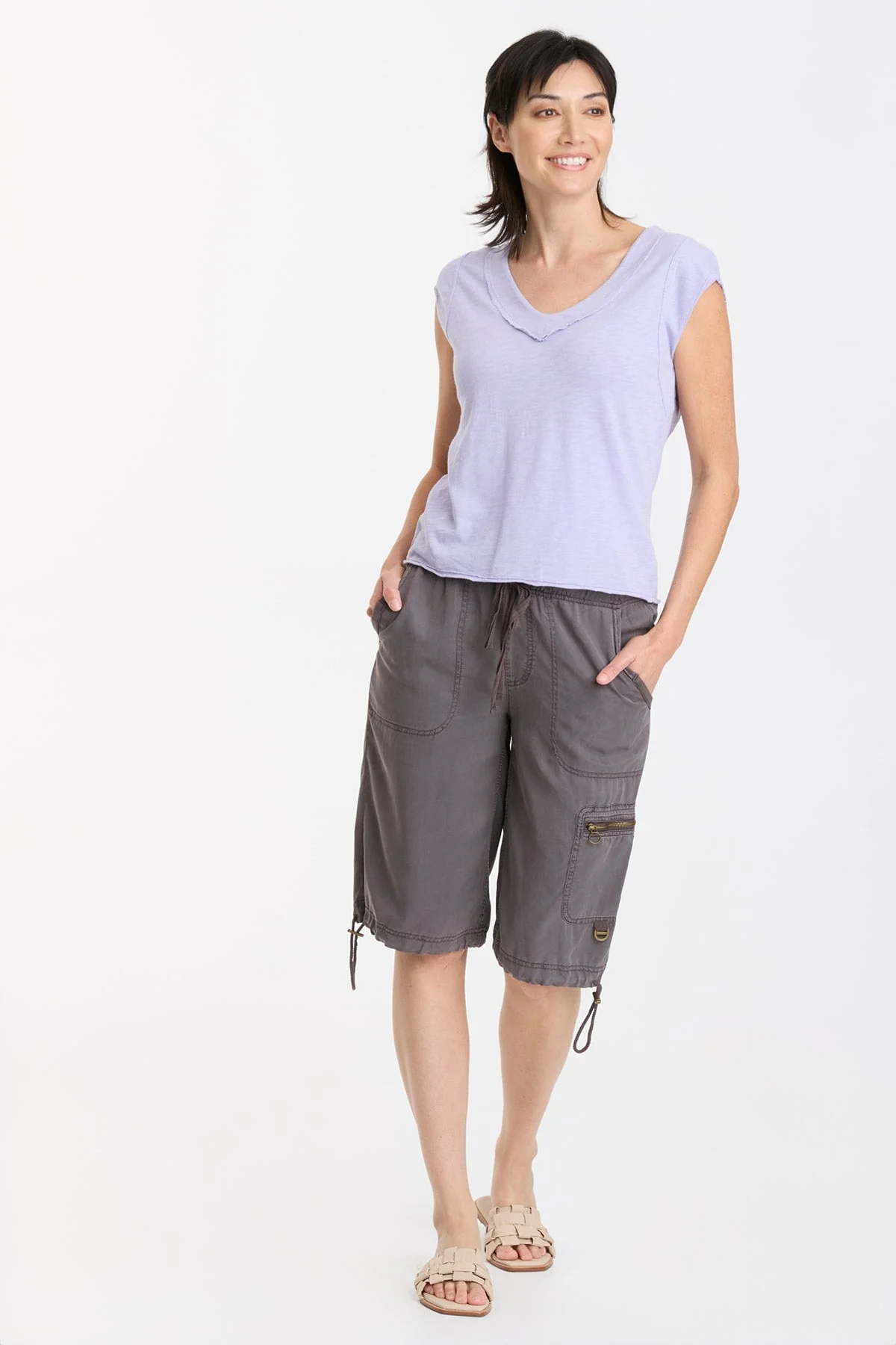 Neela V-Neck - Shopern