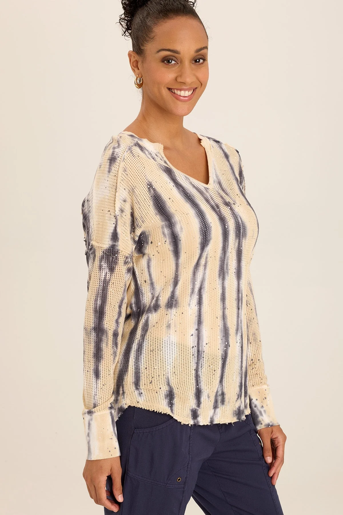 Bullock Mesh V-Neck Pullover - Shopern