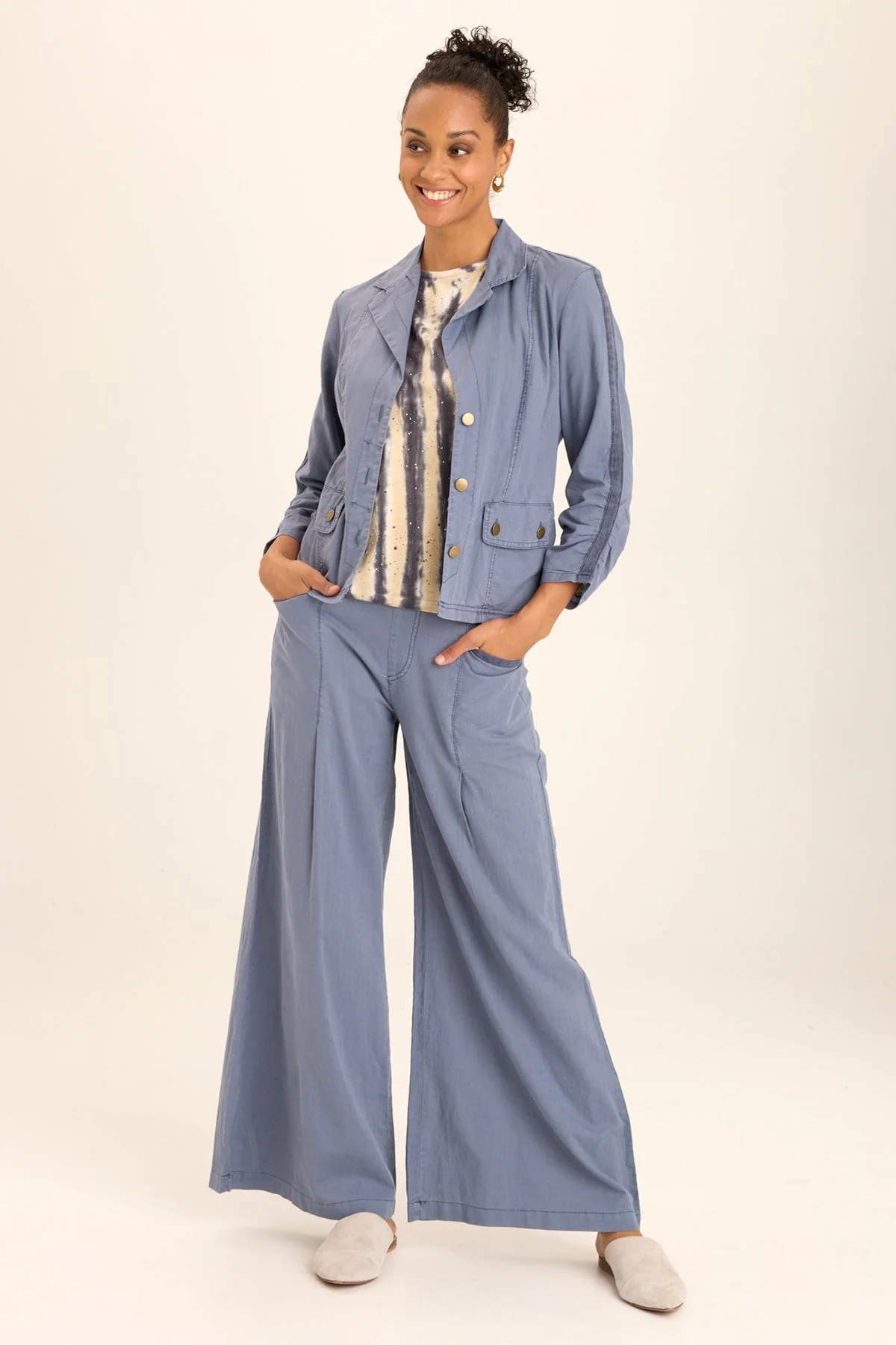 Folksy Linen/Stretch 4-Pocket Shirred Blazer - Shopern