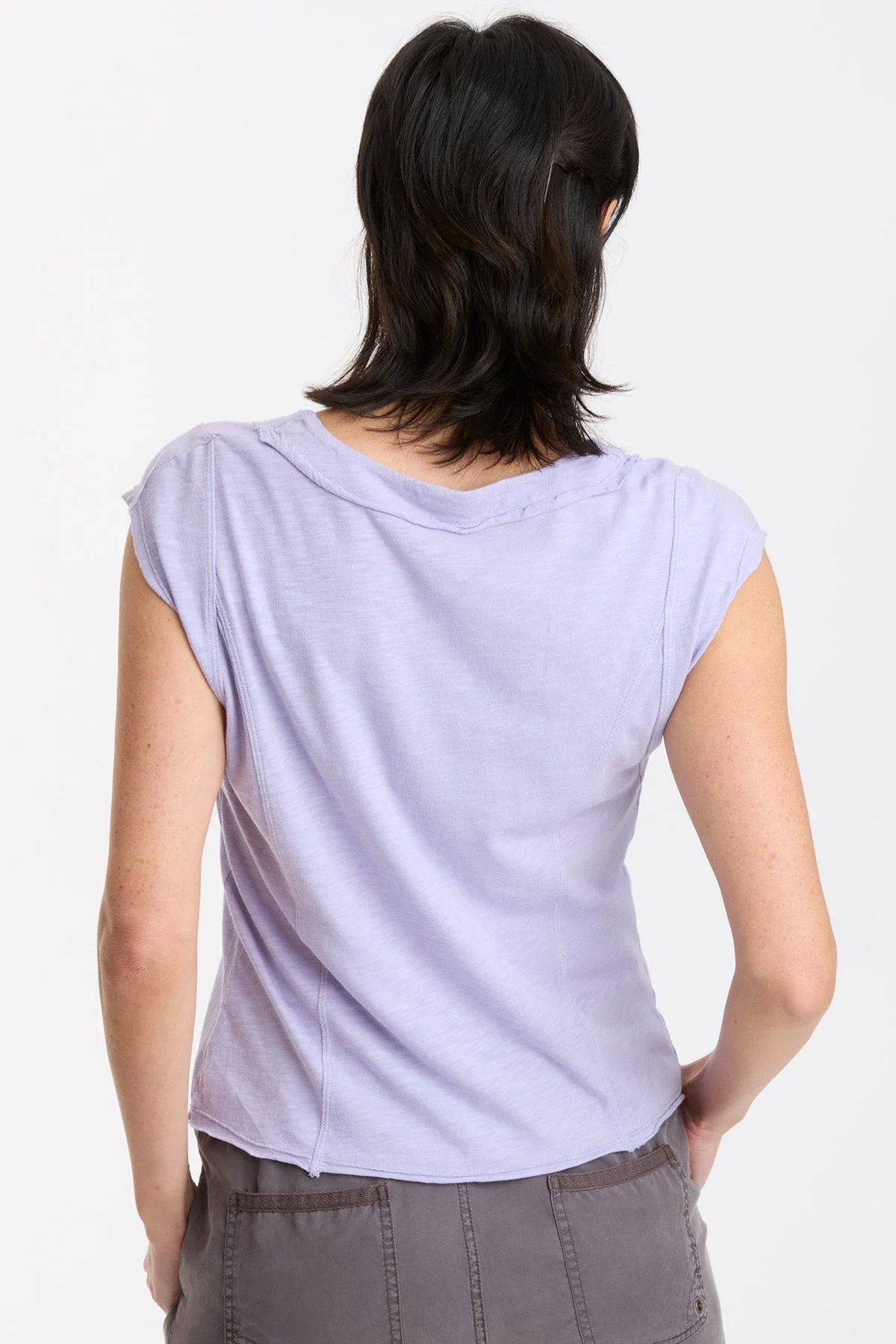 Neela V-Neck - Shopern
