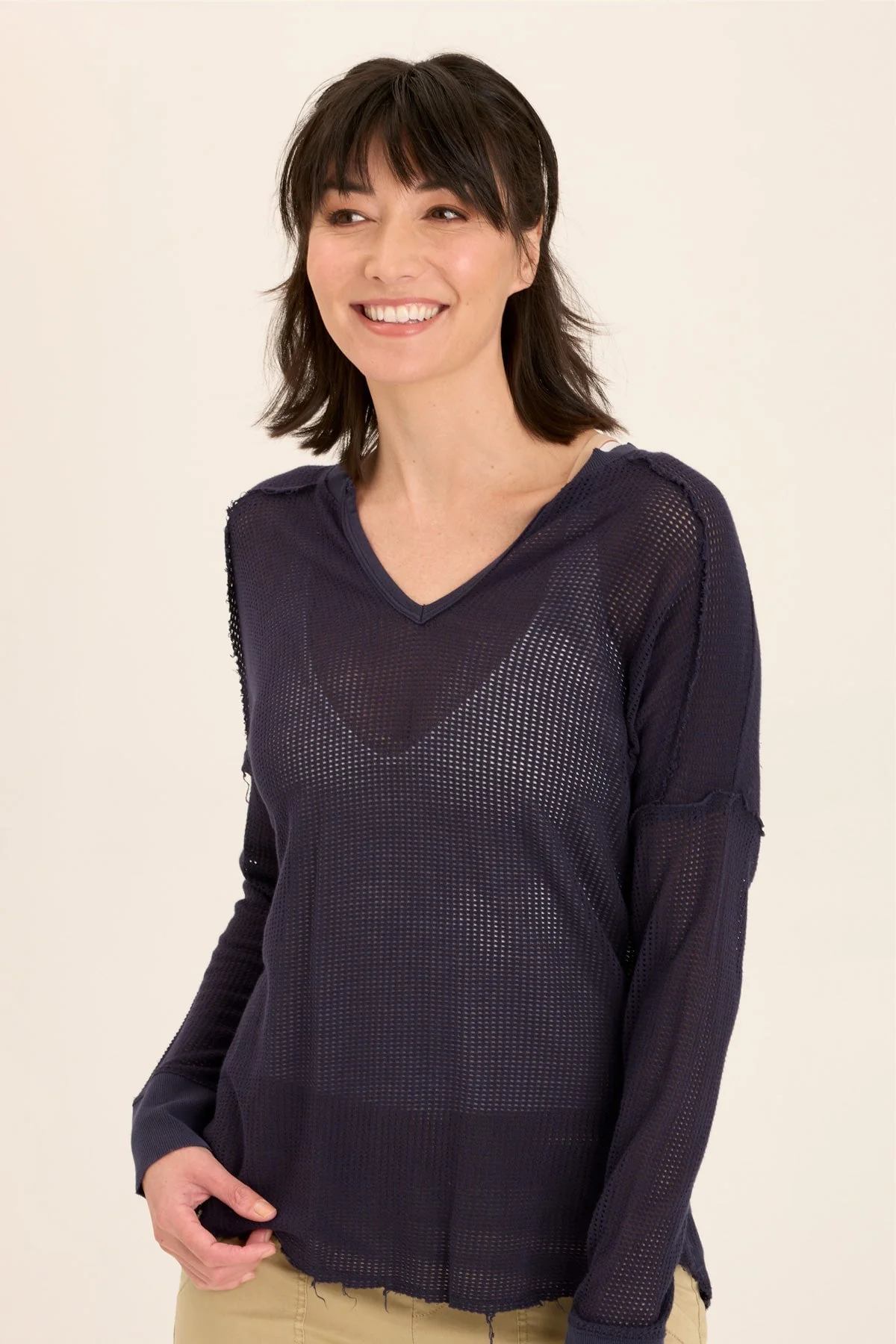 Bullock Mesh V-Neck Pullover - Shopern