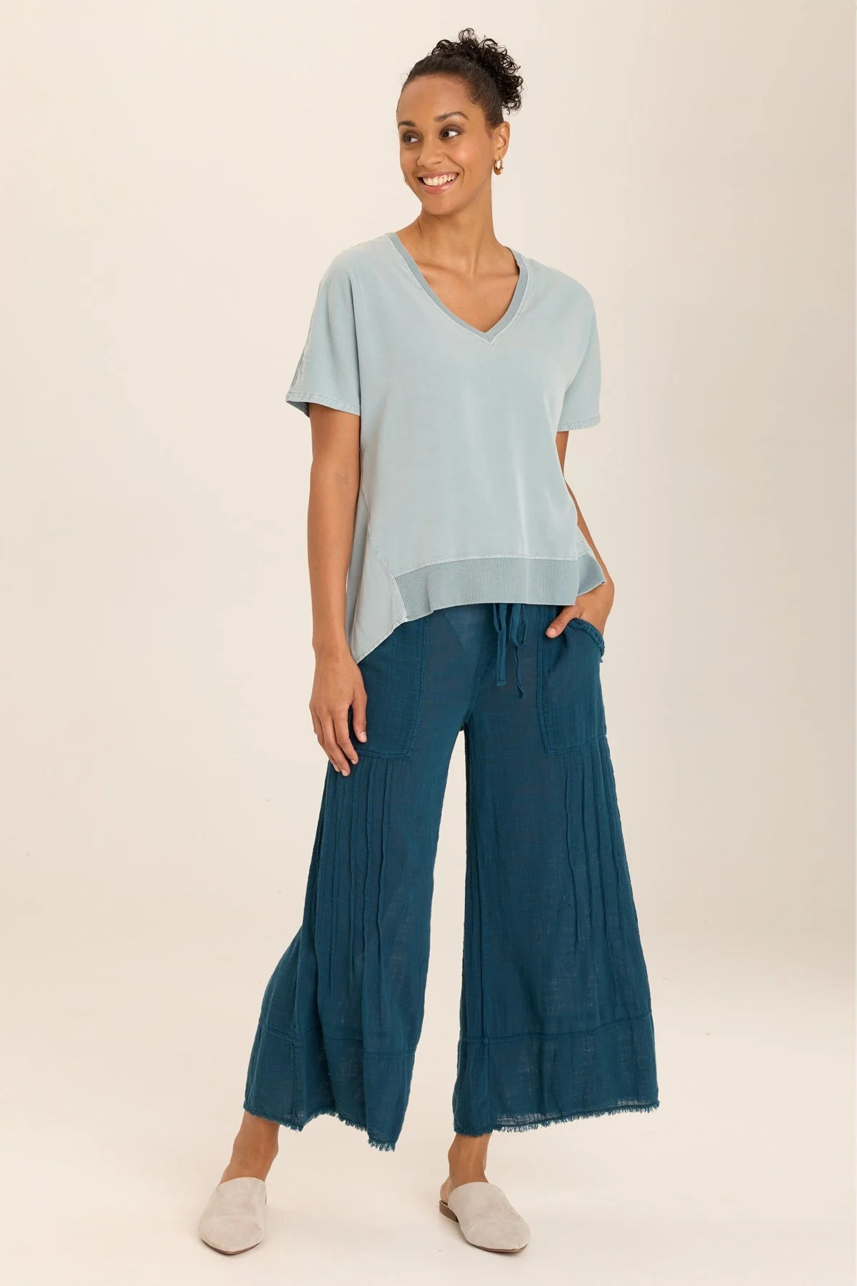 Clara Twill/Jersey Relaxed V-Neck Tee - Shopern