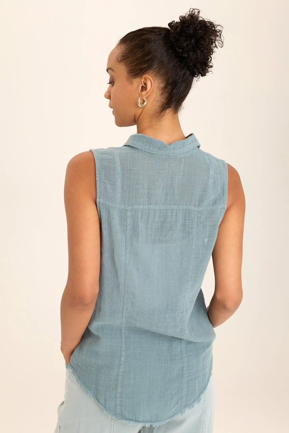 Otto Sleeveless Gauze Button-Up - Shopern