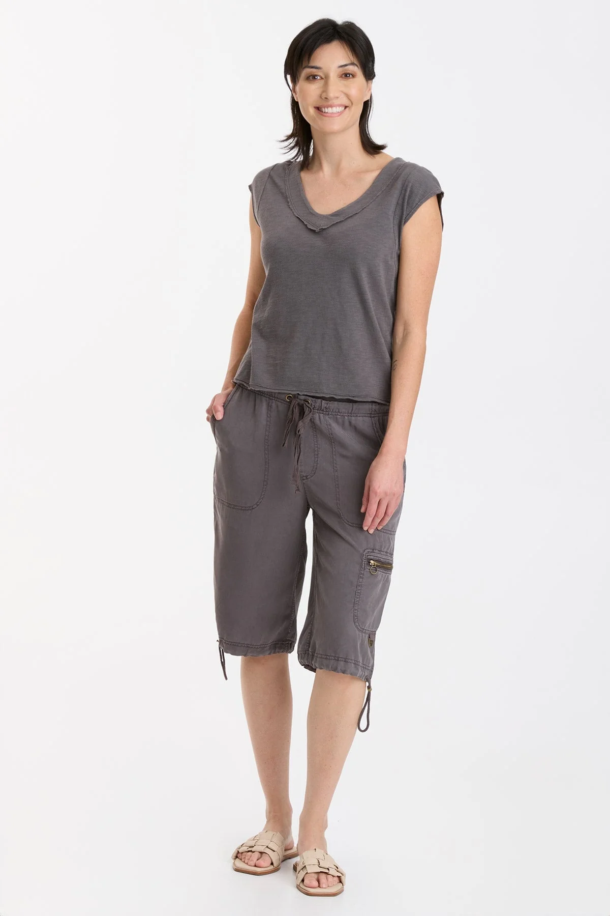 Neela V-Neck - Shopern