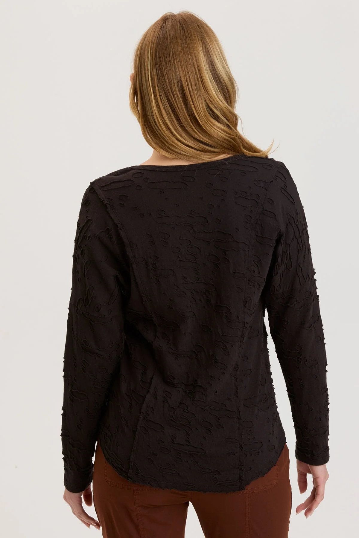 Pavel V-Neck - Shopern