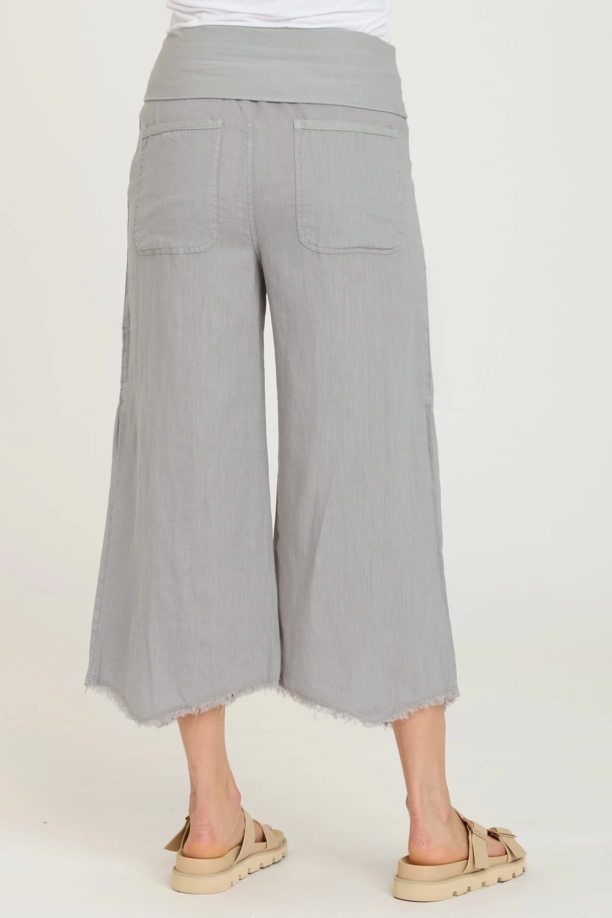 Pasqual Crop - Shopern