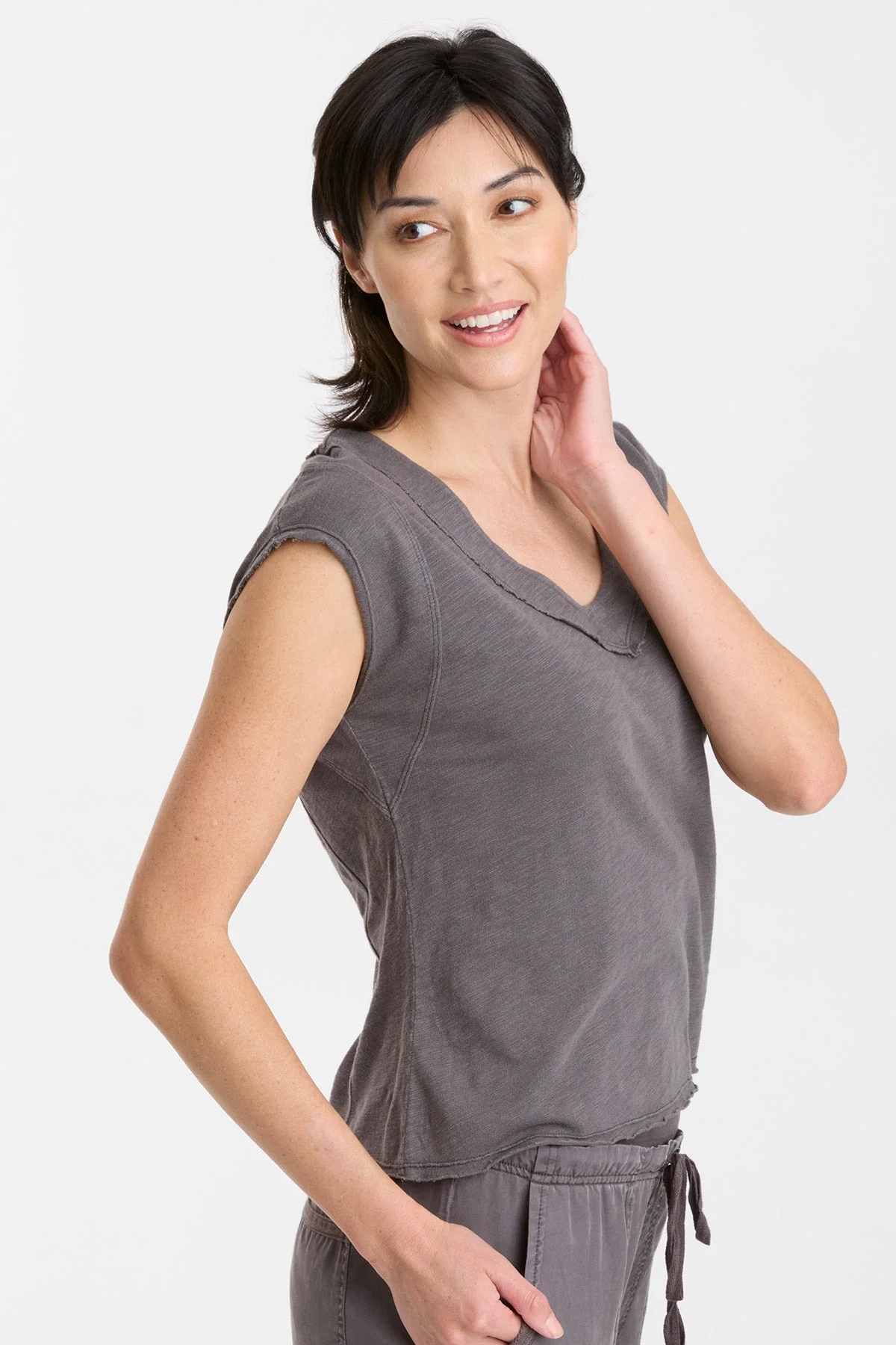 Neela V-Neck - Shopern