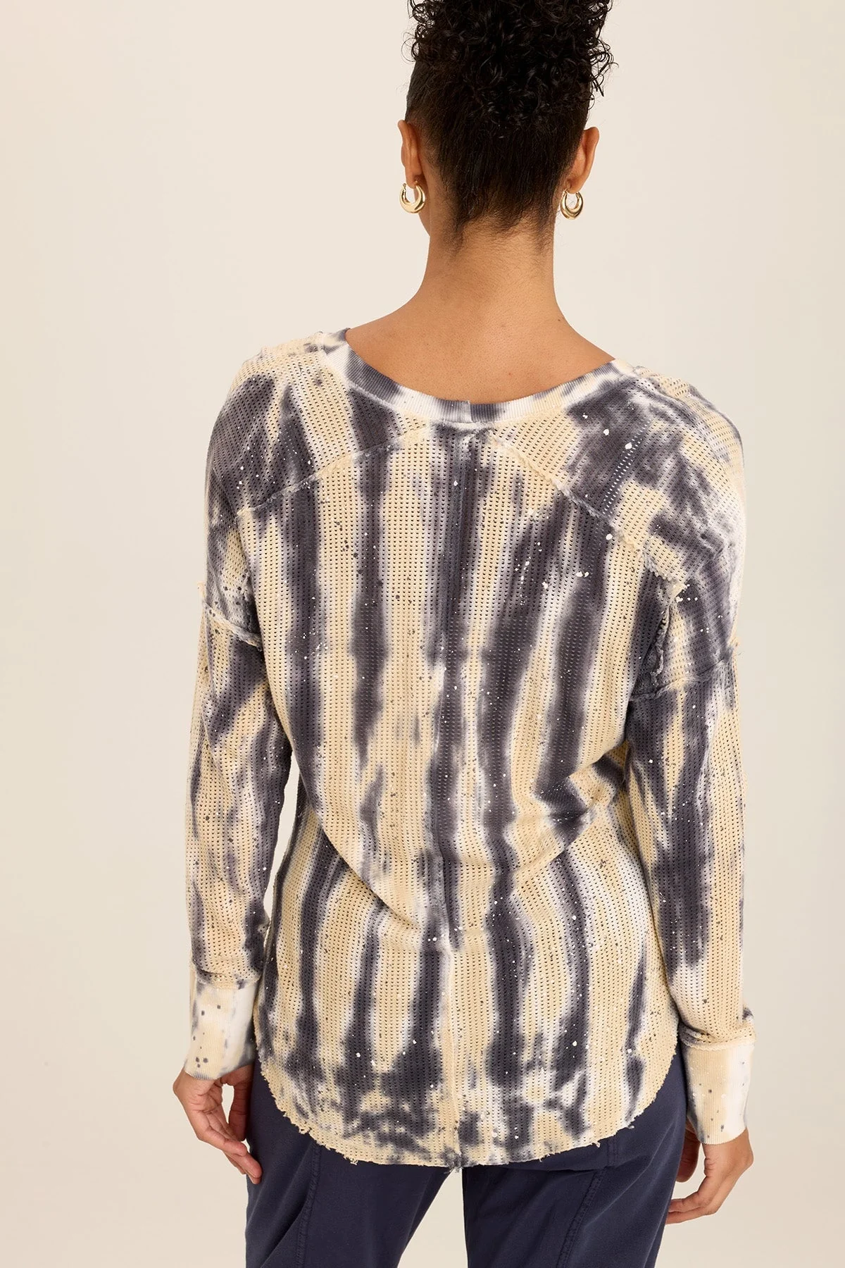 Bullock Mesh V-Neck Pullover - Shopern