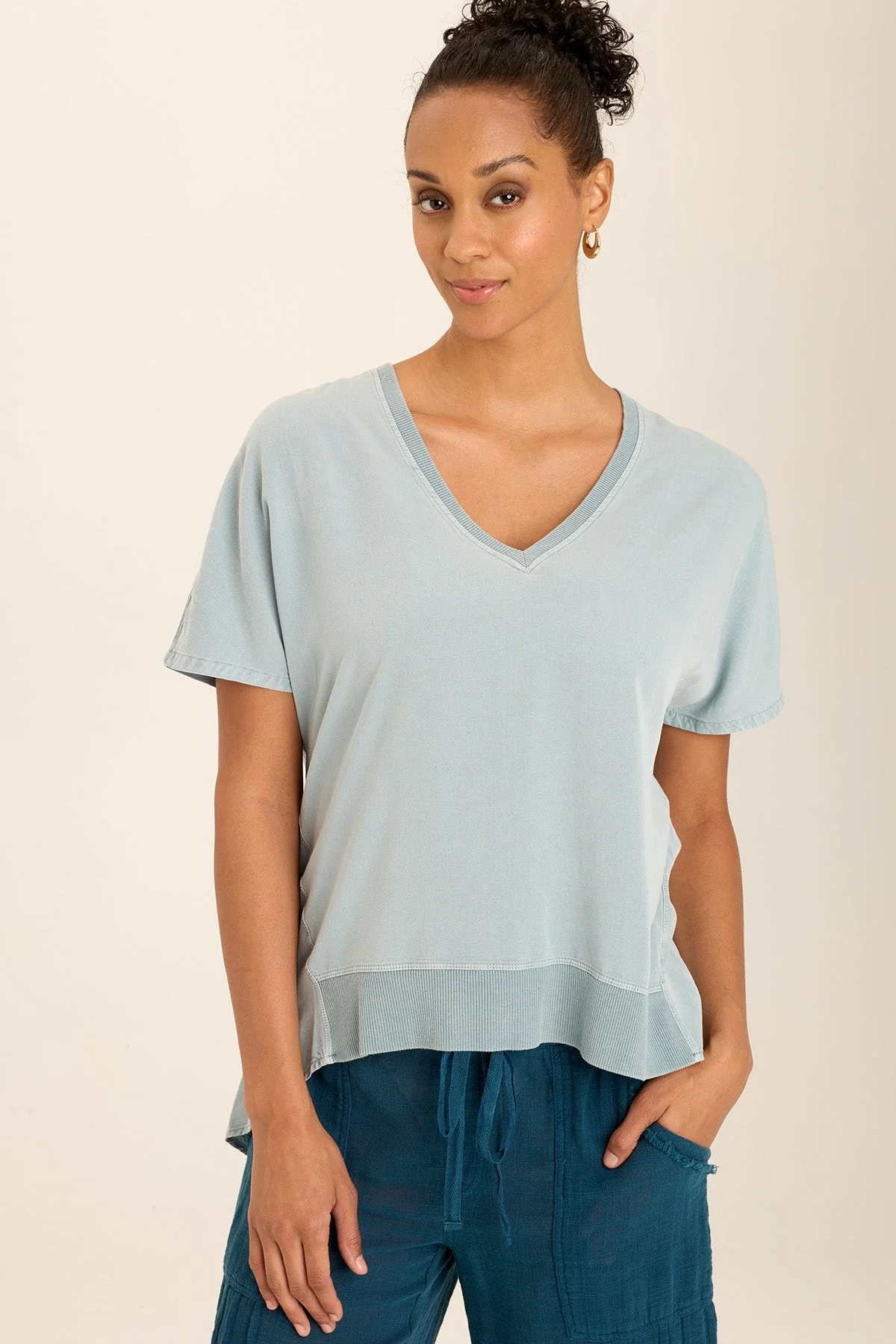 Clara Twill/Jersey Relaxed V-Neck Tee - Shopern